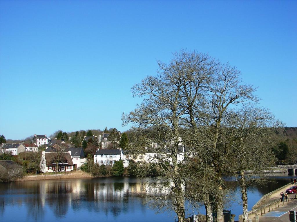 Hotel Du Lac Huelgoat Bilik gambar