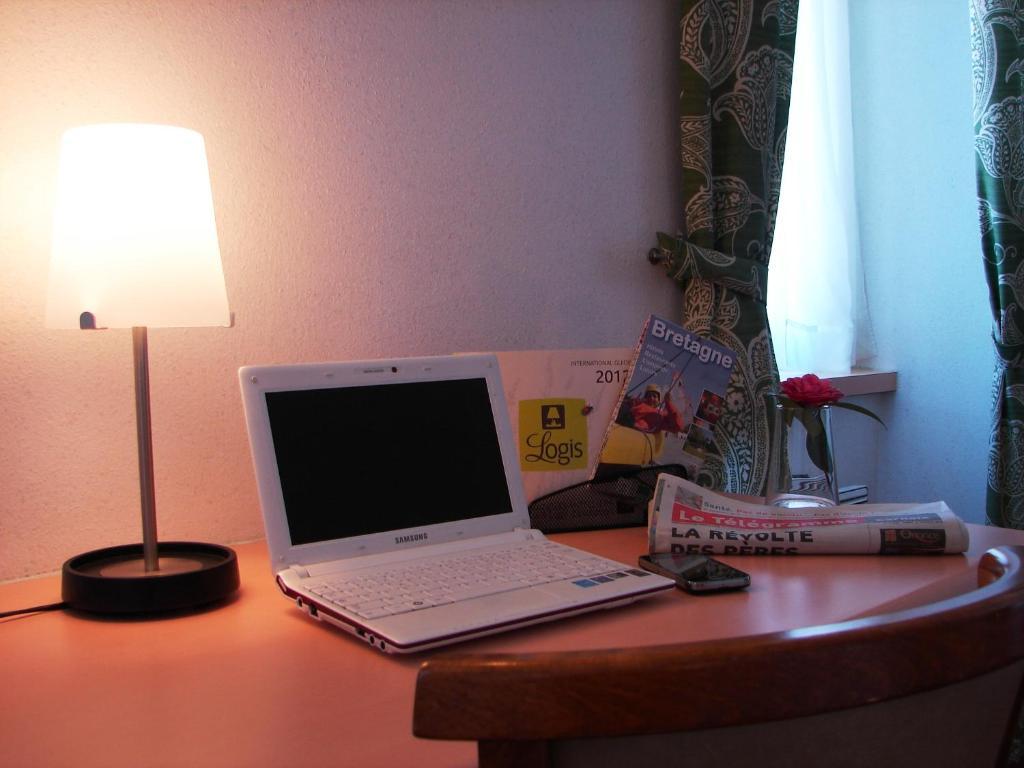 Hotel Du Lac Huelgoat Bilik gambar